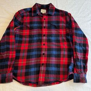 American Eagle Plaid Flannel Shirt Men’s Medium Red Blue Classic Fit Button Up